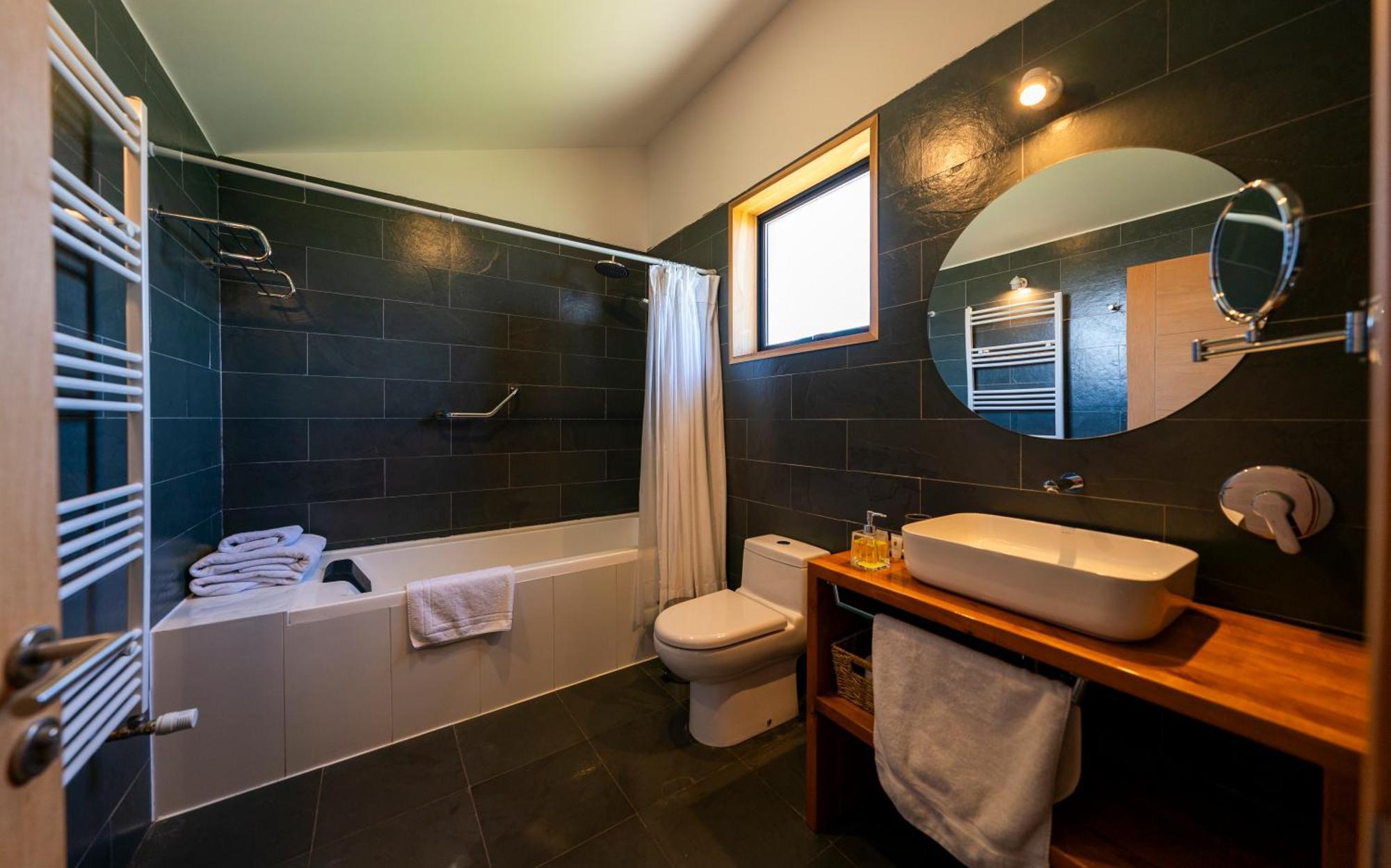 Line Hotel Patagonia Puerto Natales Ngoại thất bức ảnh